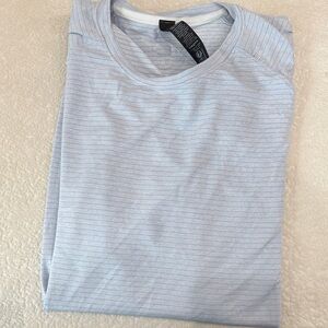 lululemon athletica Men's Short Sleeve Tee - Light Gray